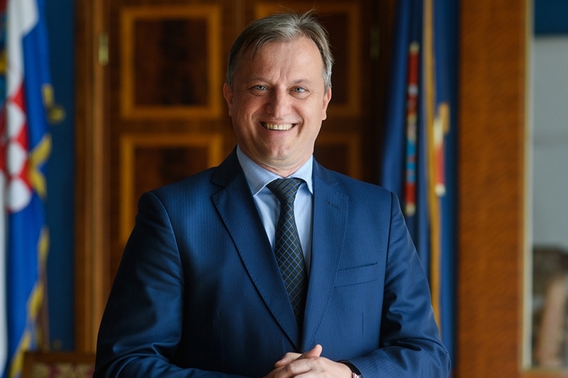 Dr. Branko Dukic Dr. Branko Dukic